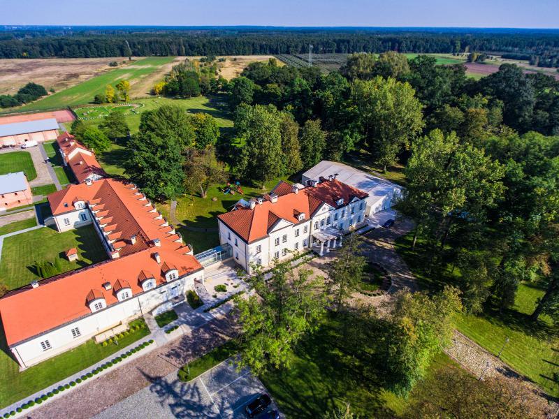 Hotel Sobienie Krolewskie Sobienie Szlacheckie Exterior foto